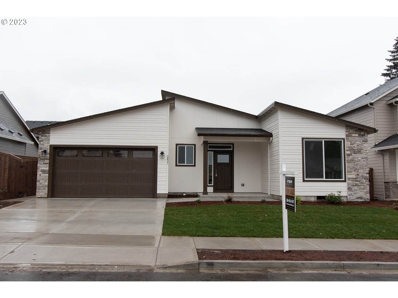 2421 4TH Ct - Photo 1