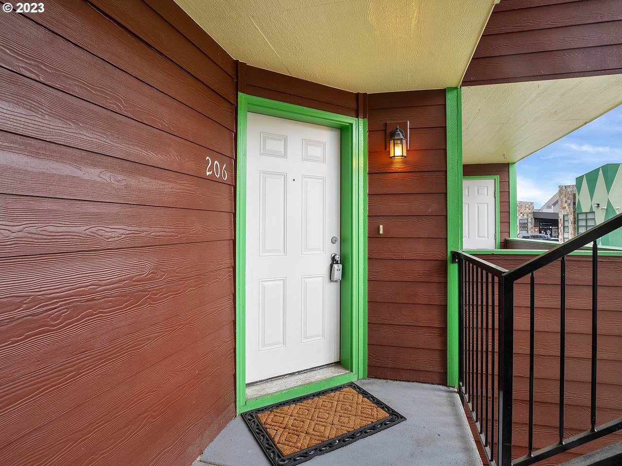9230 Division St - Photo 1