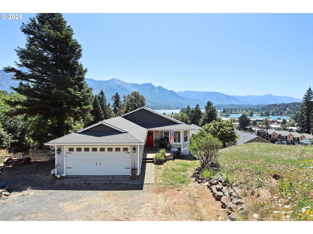 438 Roselawn St - Photo 1