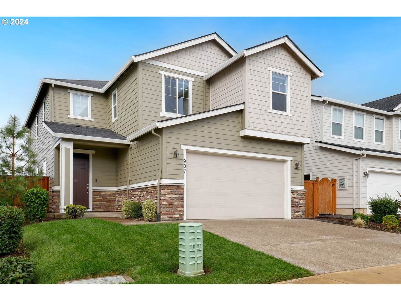 907 24TH Ave - Photo 1