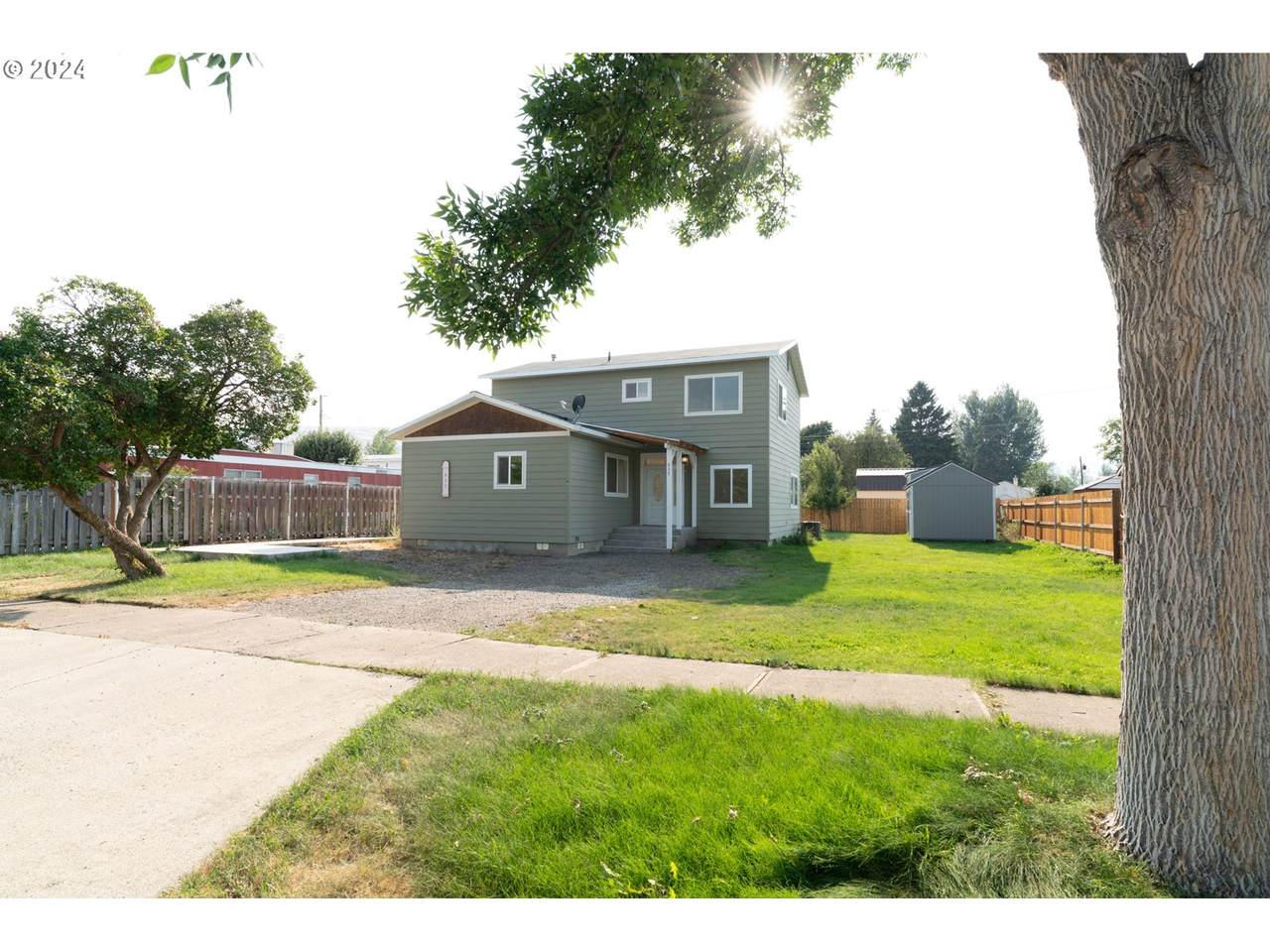 935 Walnut St - Photo 1