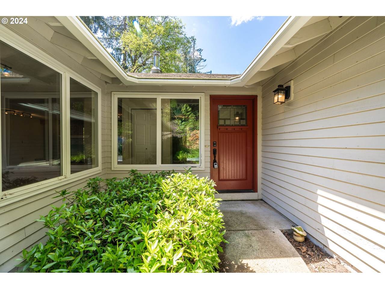 5750 River Rd - Photo 1