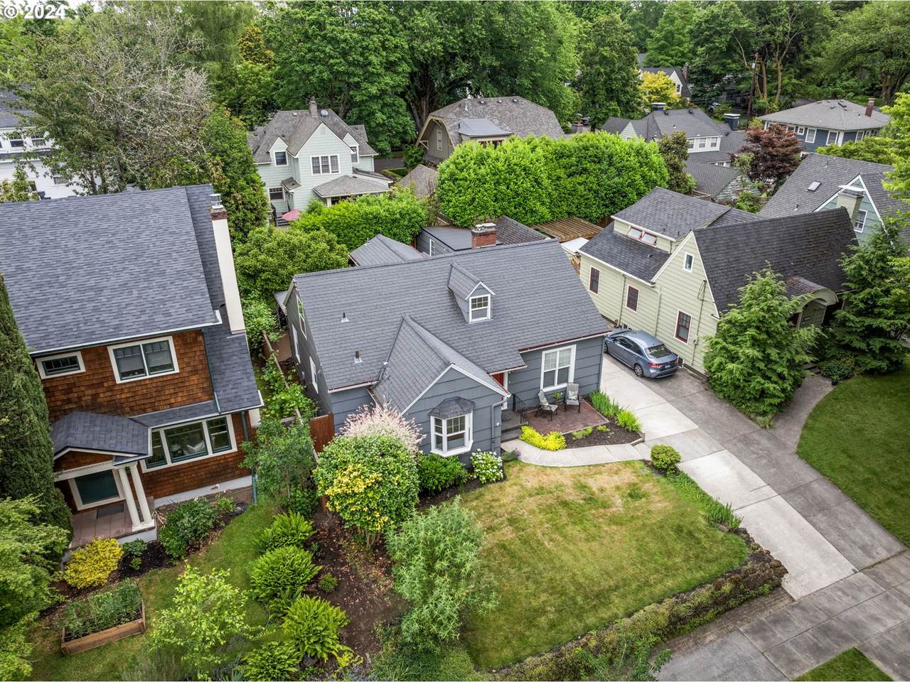 7922 29TH Ave - Photo 1