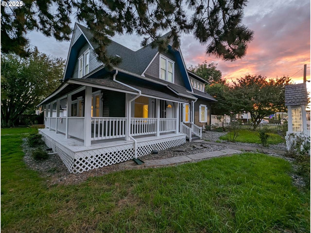 235 Cowlitz St - Photo 1