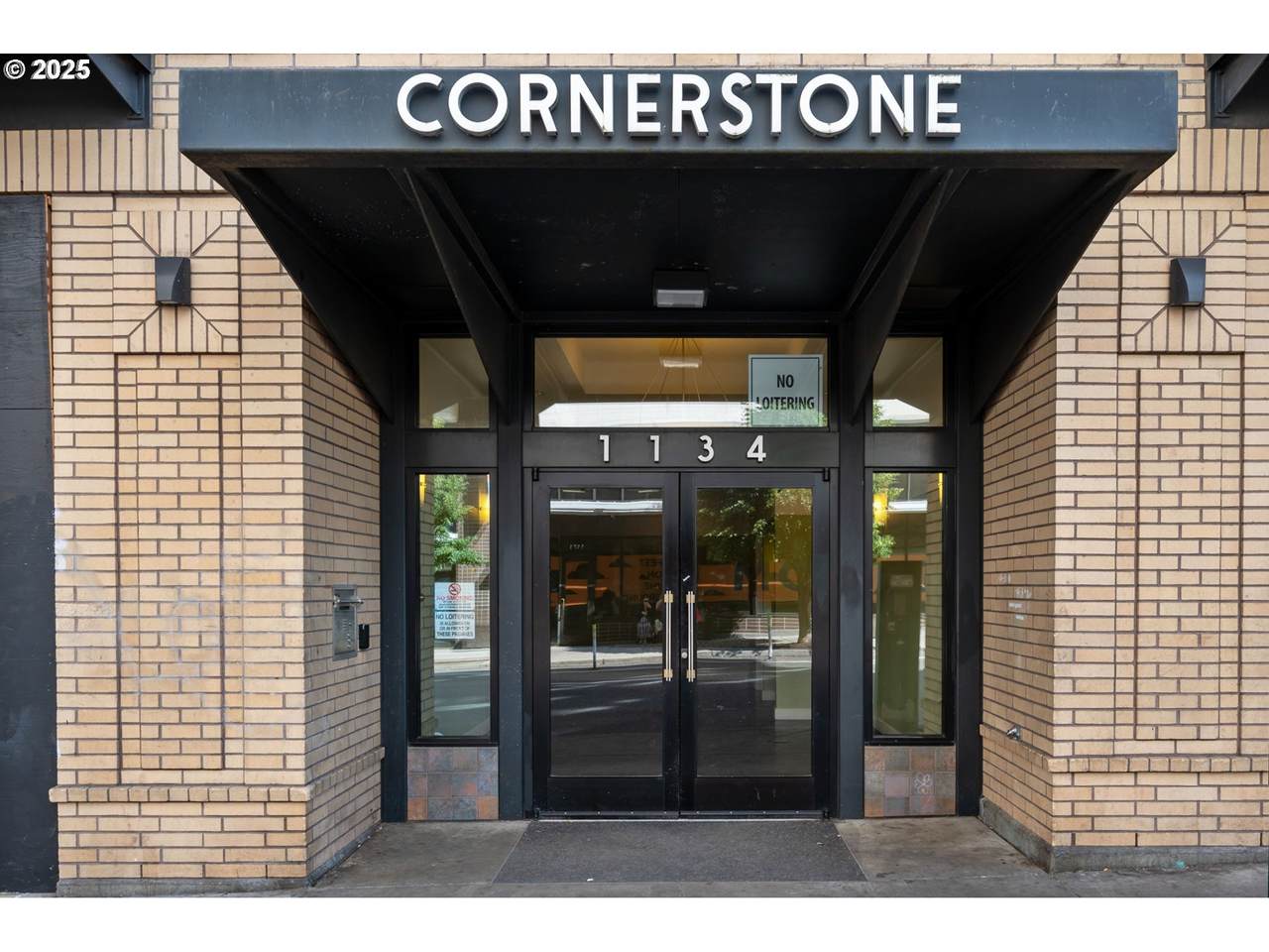 1134 Jefferson St - Photo 1