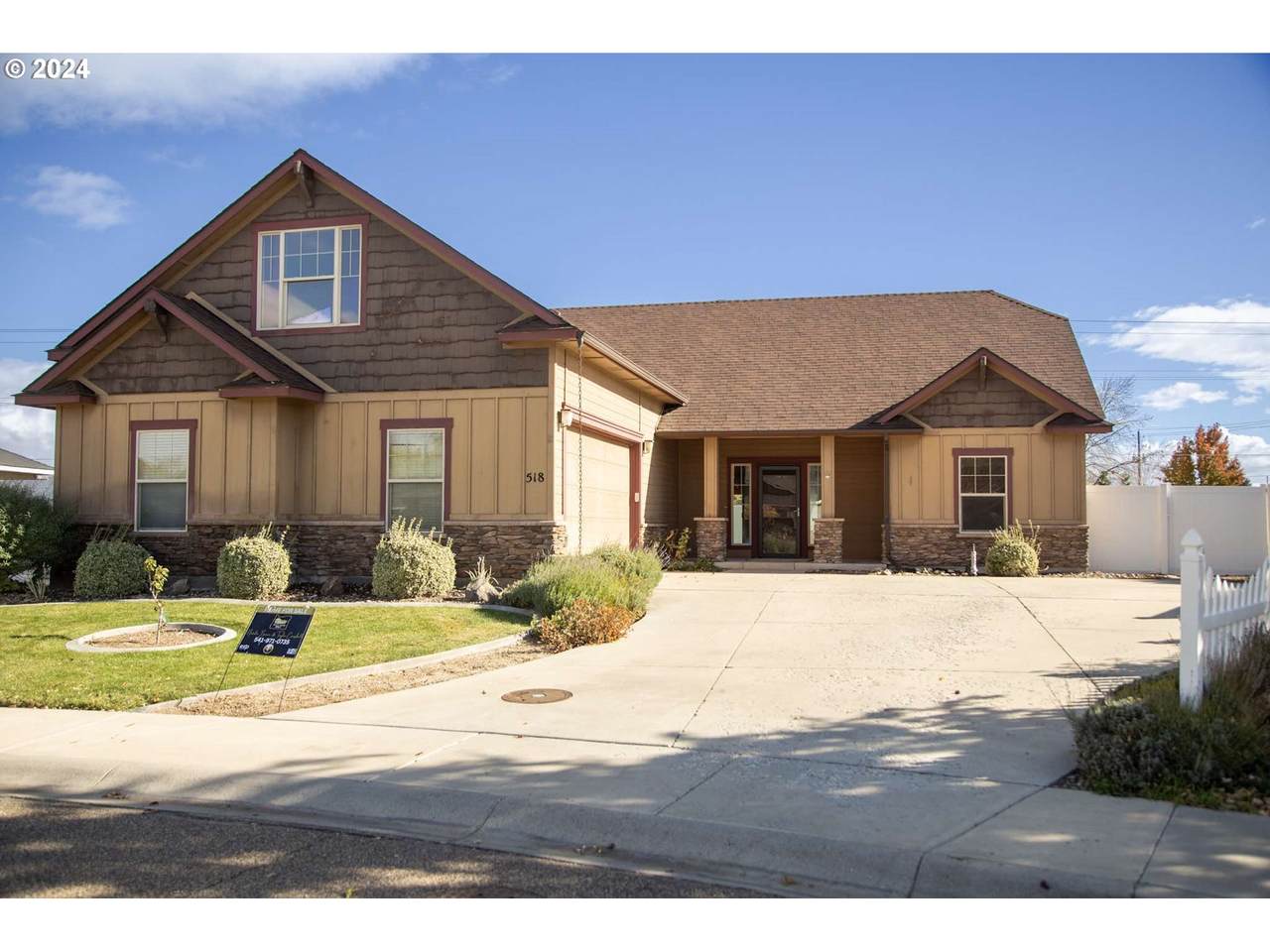 518 14TH St - Photo 1