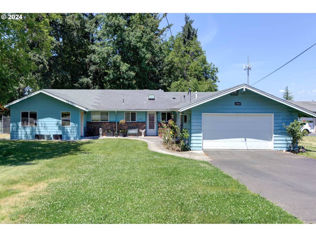 22023 Couch St - Photo 1