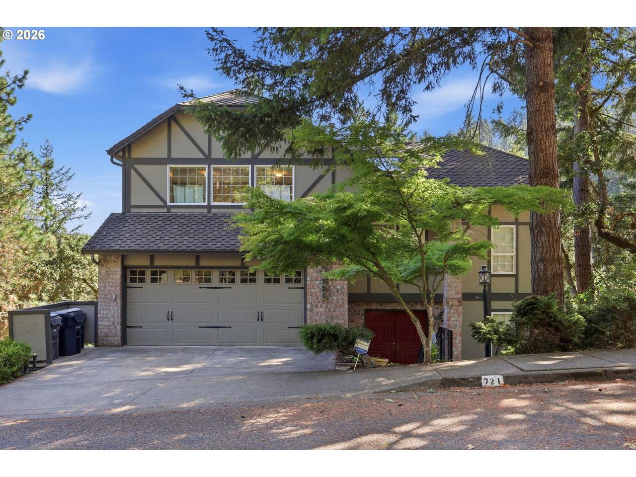 721 Brookside Dr - Photo 1