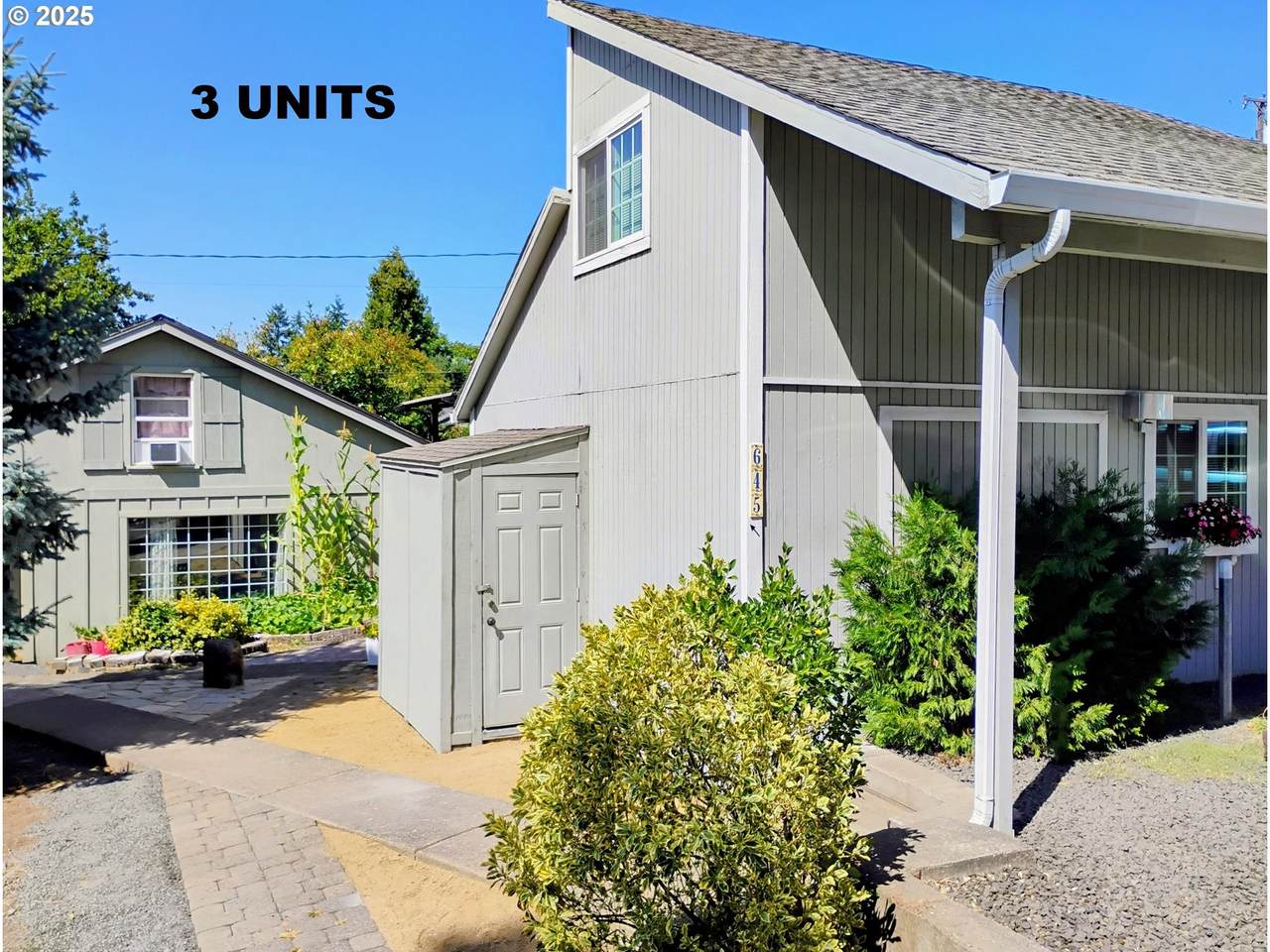 645 25TH Pl - Photo 1