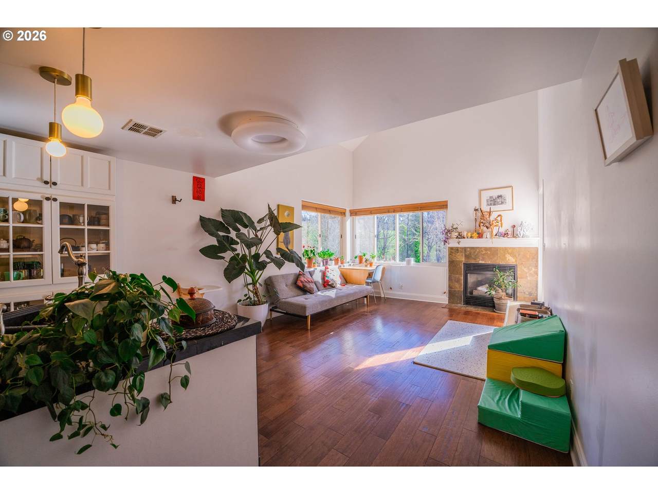 https://bt-photos.global.ssl.fastly.net/portland/1280_boomver_2_261966078-2.jpg