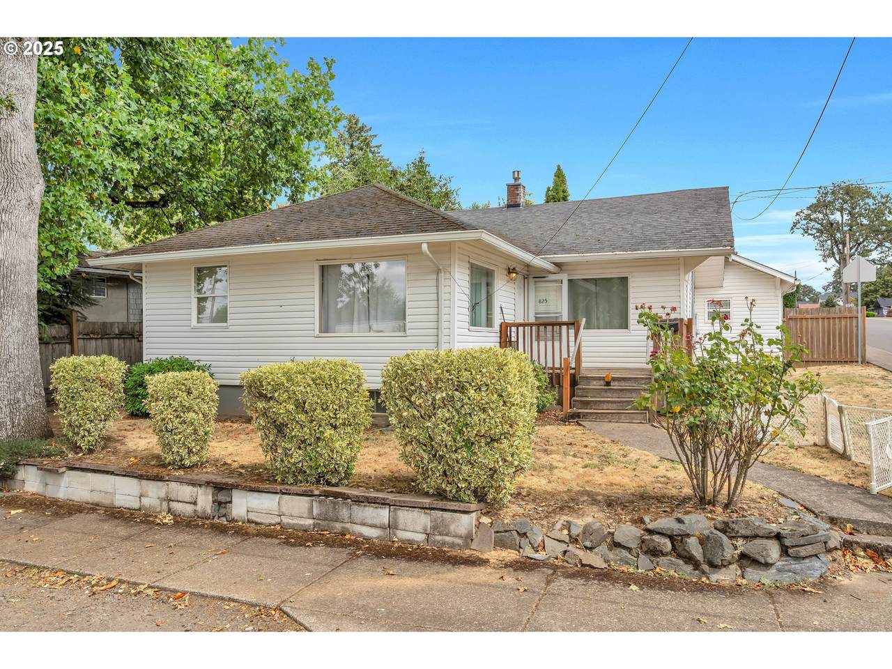 825 Yale Ave - Photo 1