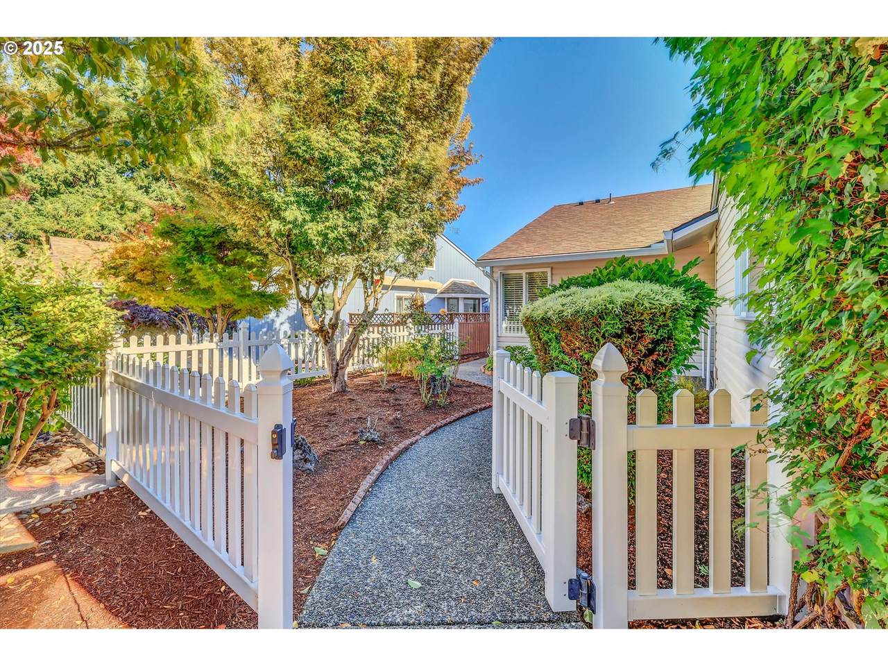 2406 151ST Ave - Photo 1