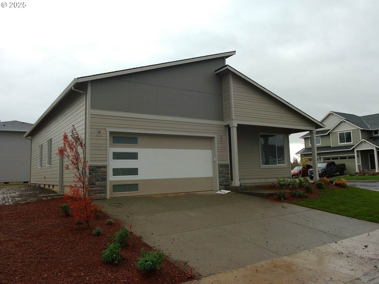 435 Elm St - Photo 1