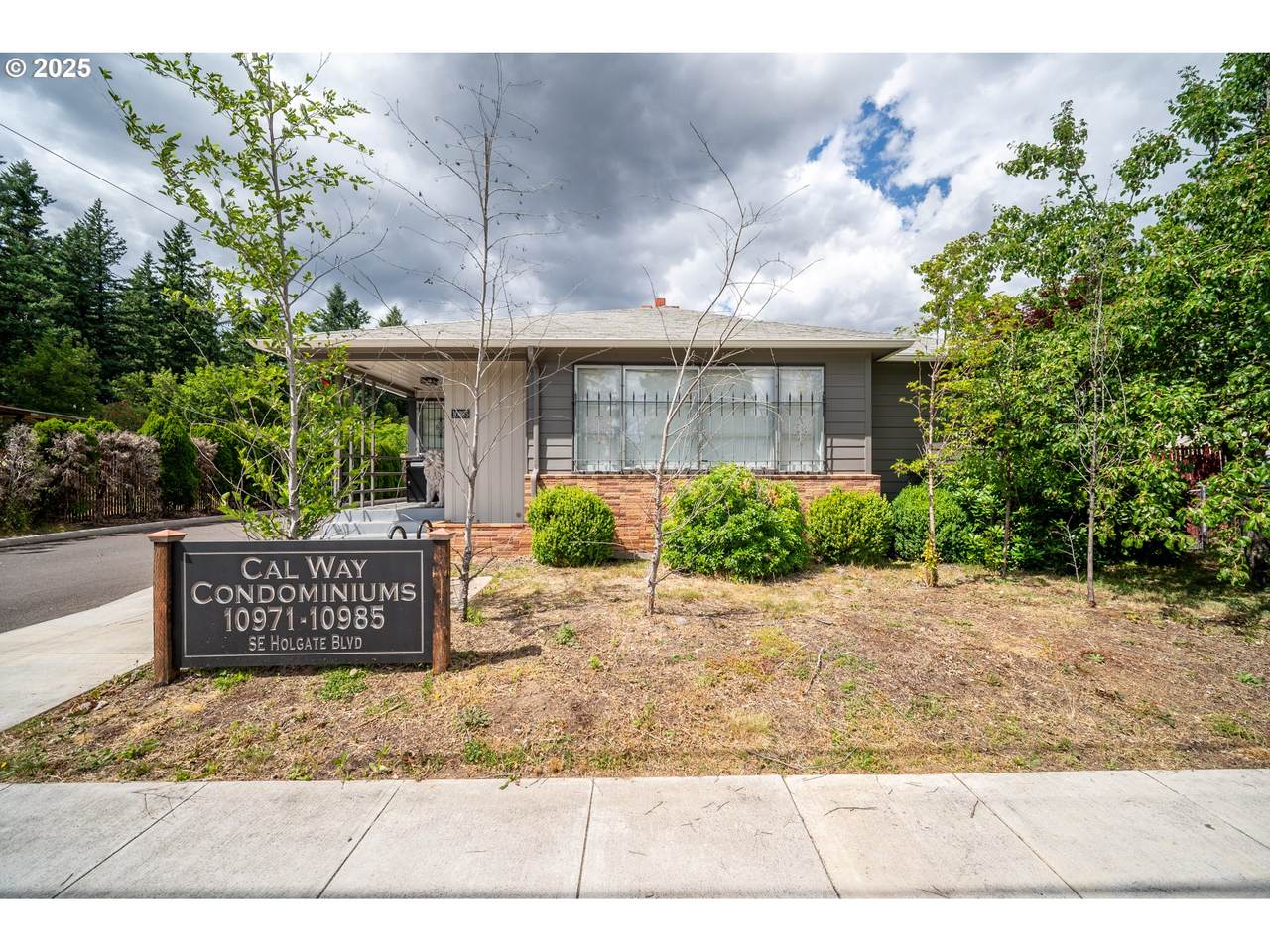 10985 Holgate Blvd - Photo 1
