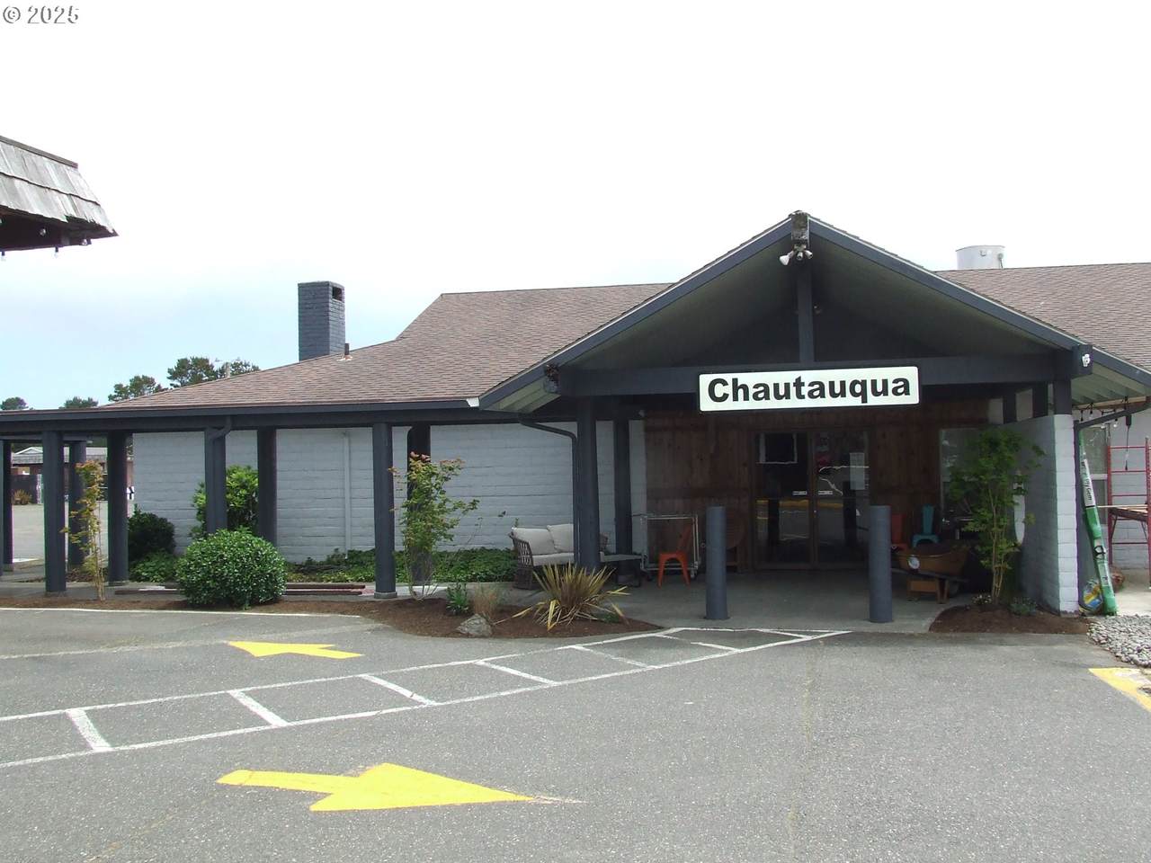 304 14th St - Photo 1