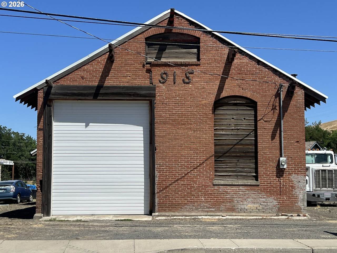 155 Thorn Ave - Photo 1