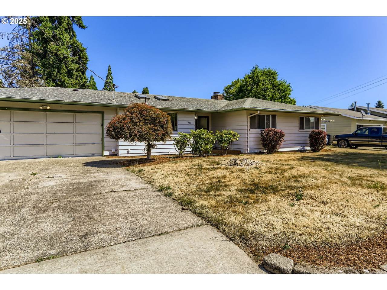 1687 Spruce St - Photo 1