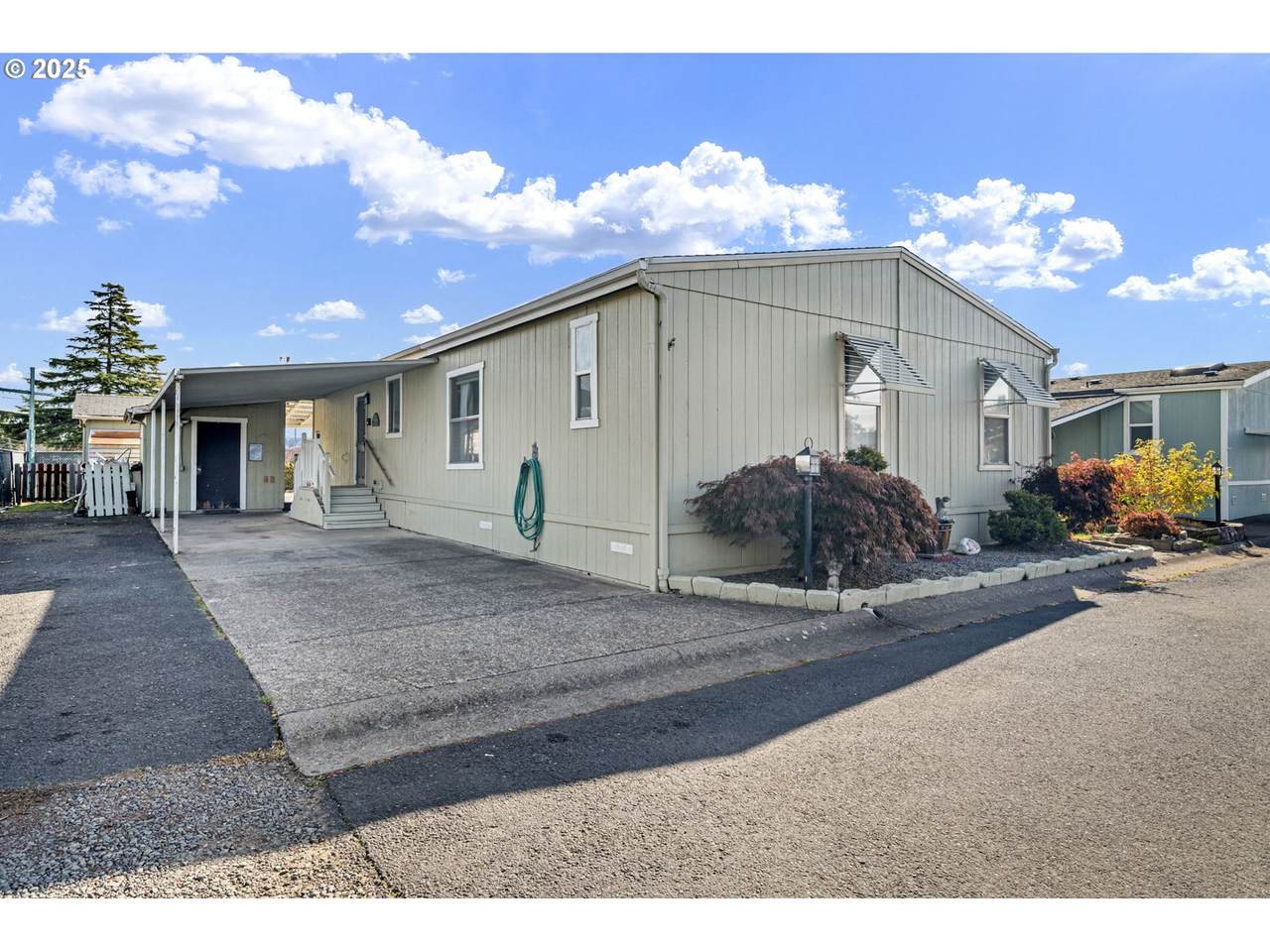 1800 Lakewood Ct - Photo 1