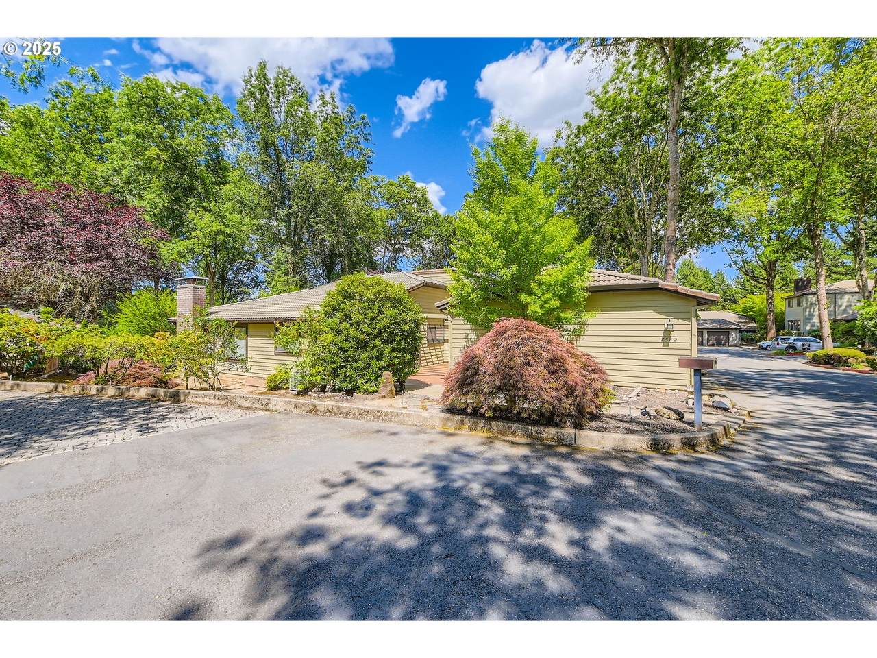 7582 Cresmoor Dr - Photo 1