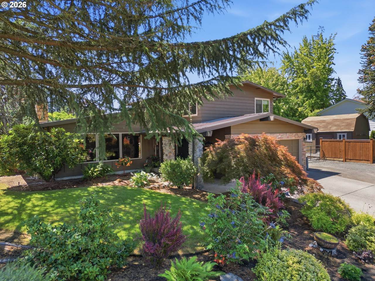 426 Carthage Ave - Photo 1