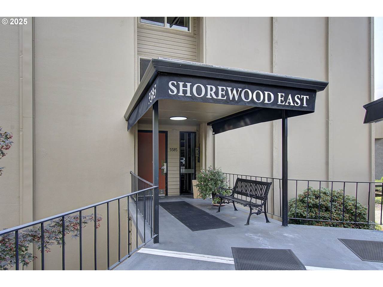 5585 Evergreen Blvd - Photo 1