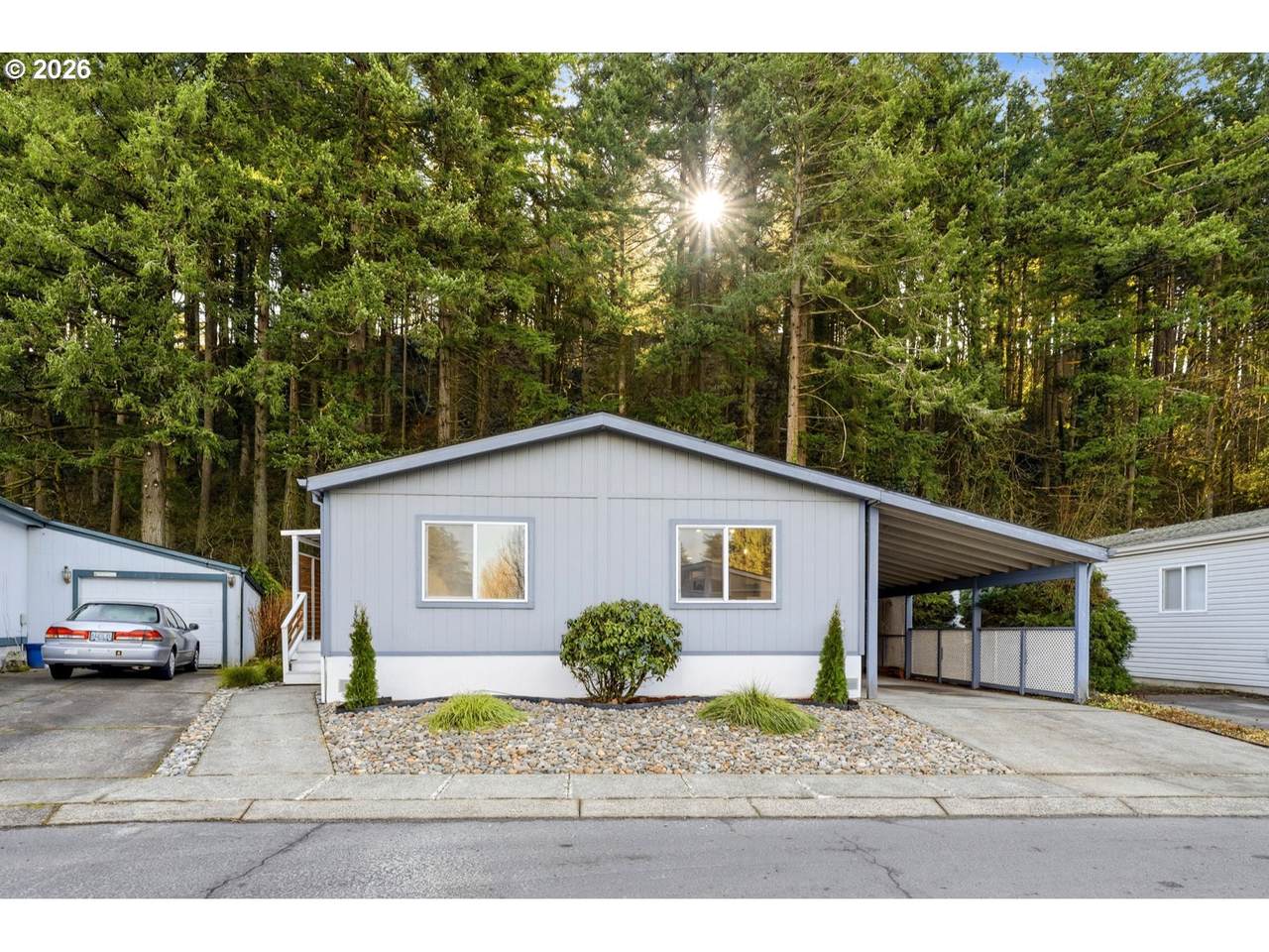 15768 Powell Blvd - Photo 1