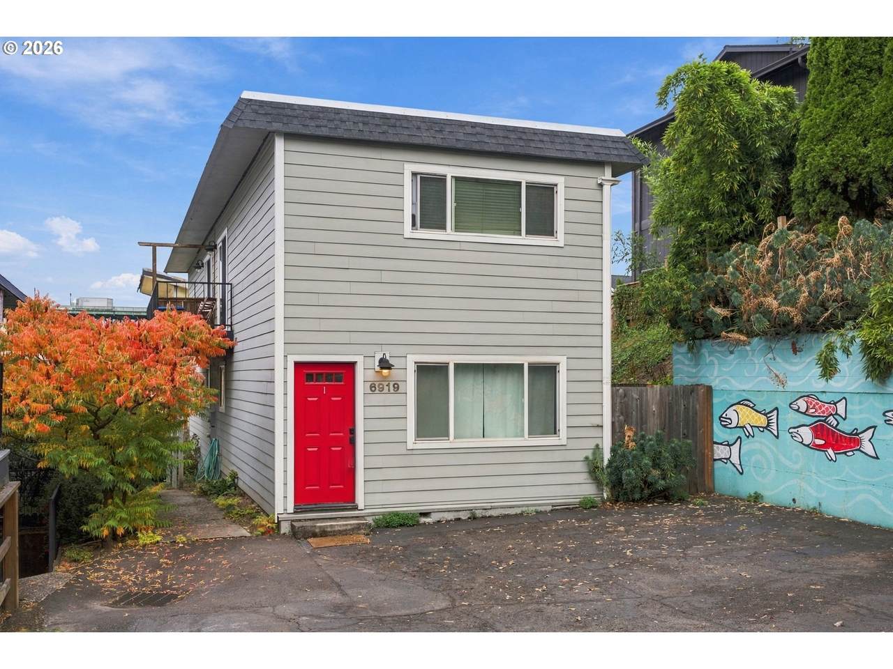 6919 Leavitt Ave - Photo 1