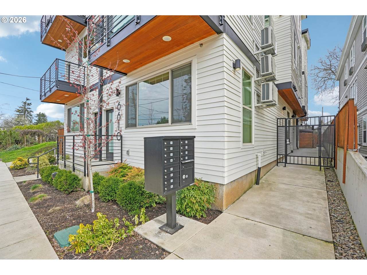 https://bt-photos.global.ssl.fastly.net/portland/1280_boomver_1_393412967-2.jpg