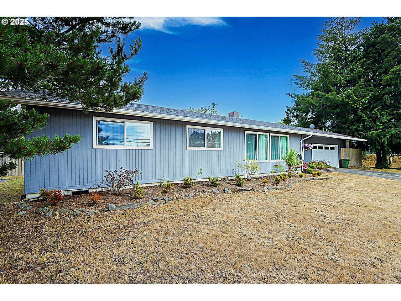 3189 Ash St - Photo 1