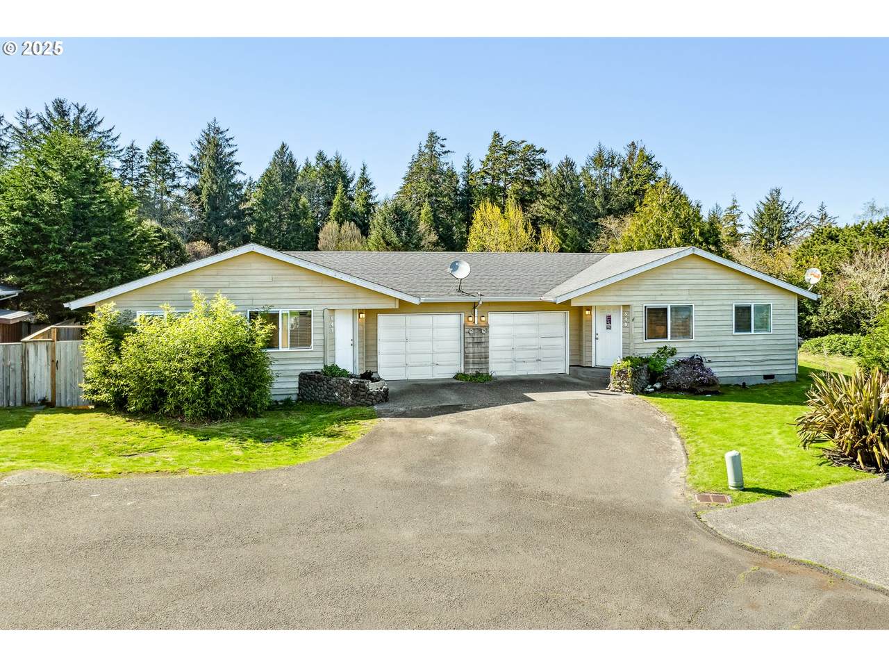 547 Vine Maple Ct - Photo 1