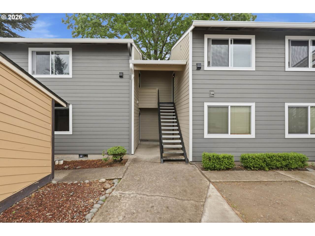 605 121ST Ave - Photo 1