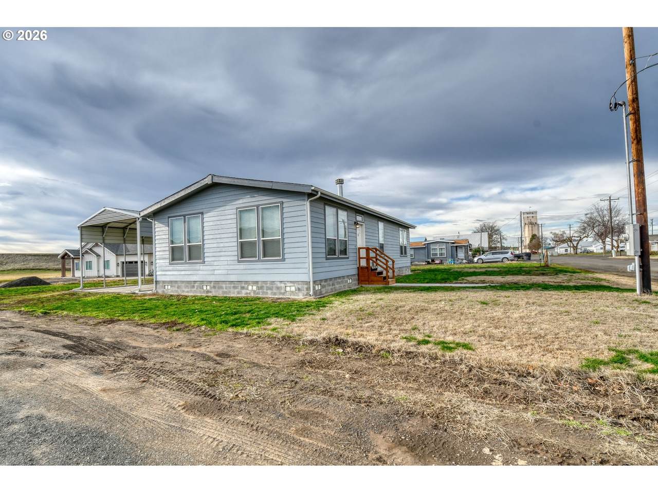 105 Columbia St - Photo 1