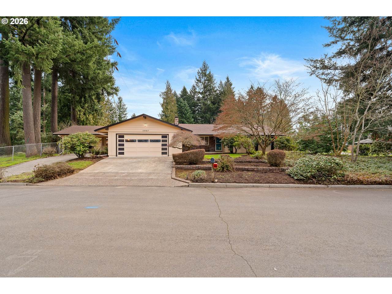 https://bt-photos.global.ssl.fastly.net/portland/1280_boomver_2_412176121-2.jpg