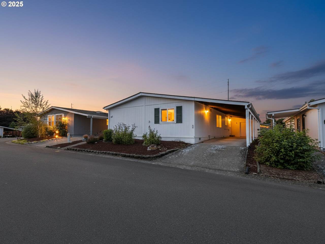 507 99TH St - Photo 1