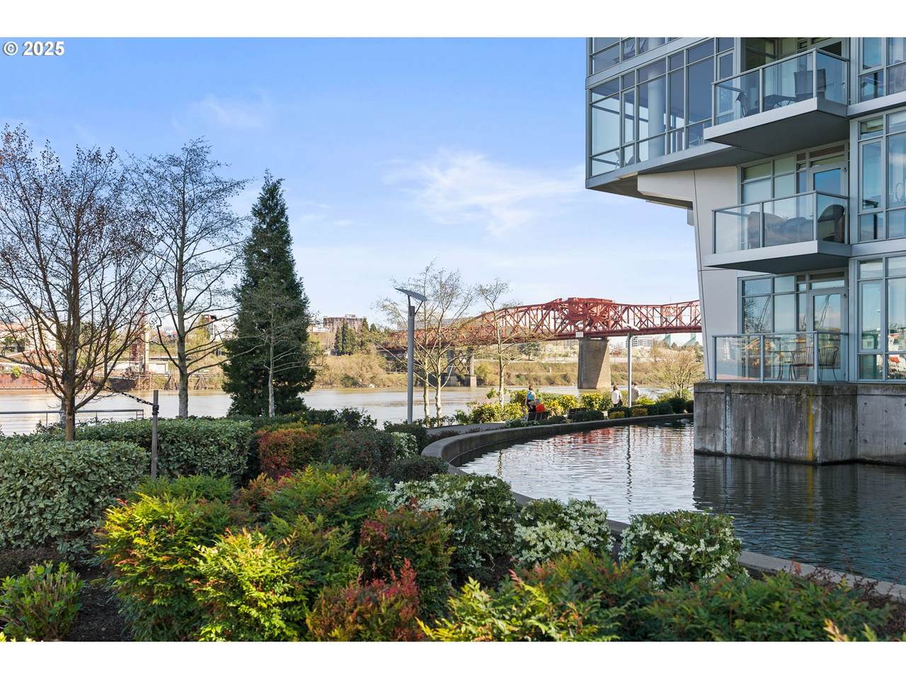 1310 Naito Pkwy - Photo 1