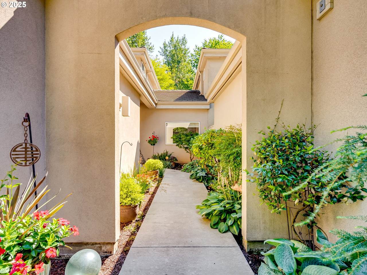 https://bt-photos.global.ssl.fastly.net/portland/1280_boomver_3_426886410-2.jpg