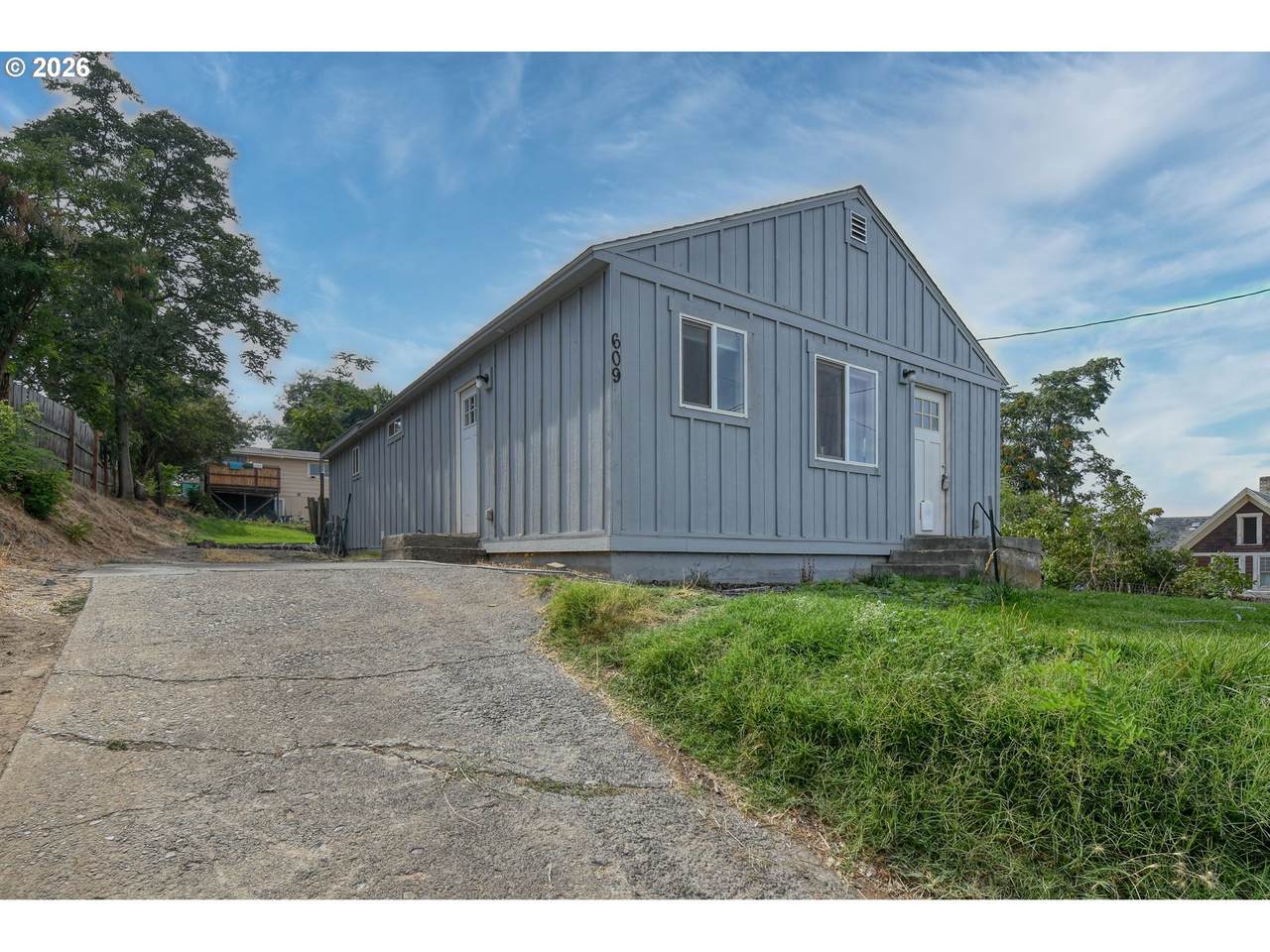 609 8TH St - Photo 1