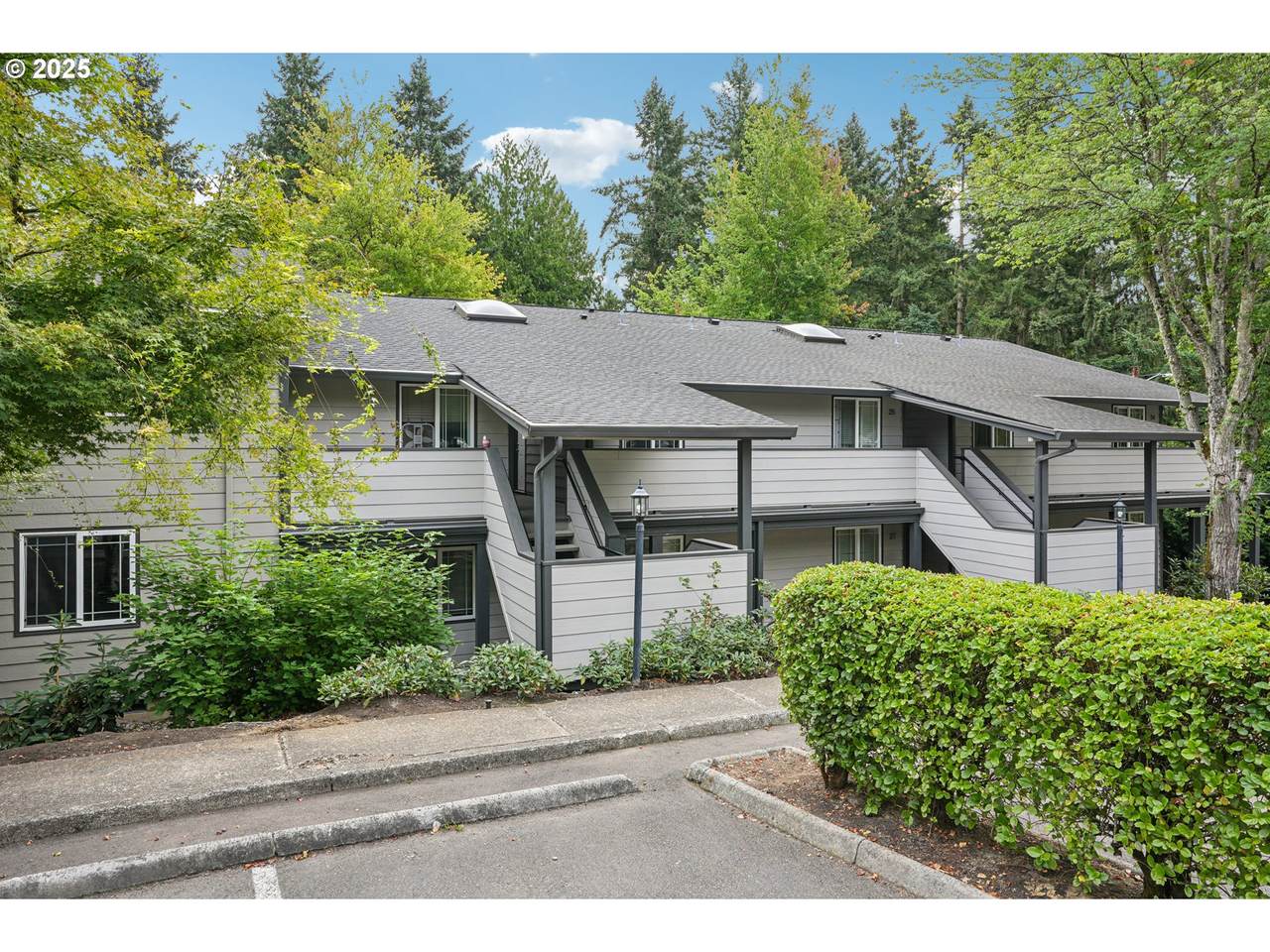 29700 Courtside Dr - Photo 1