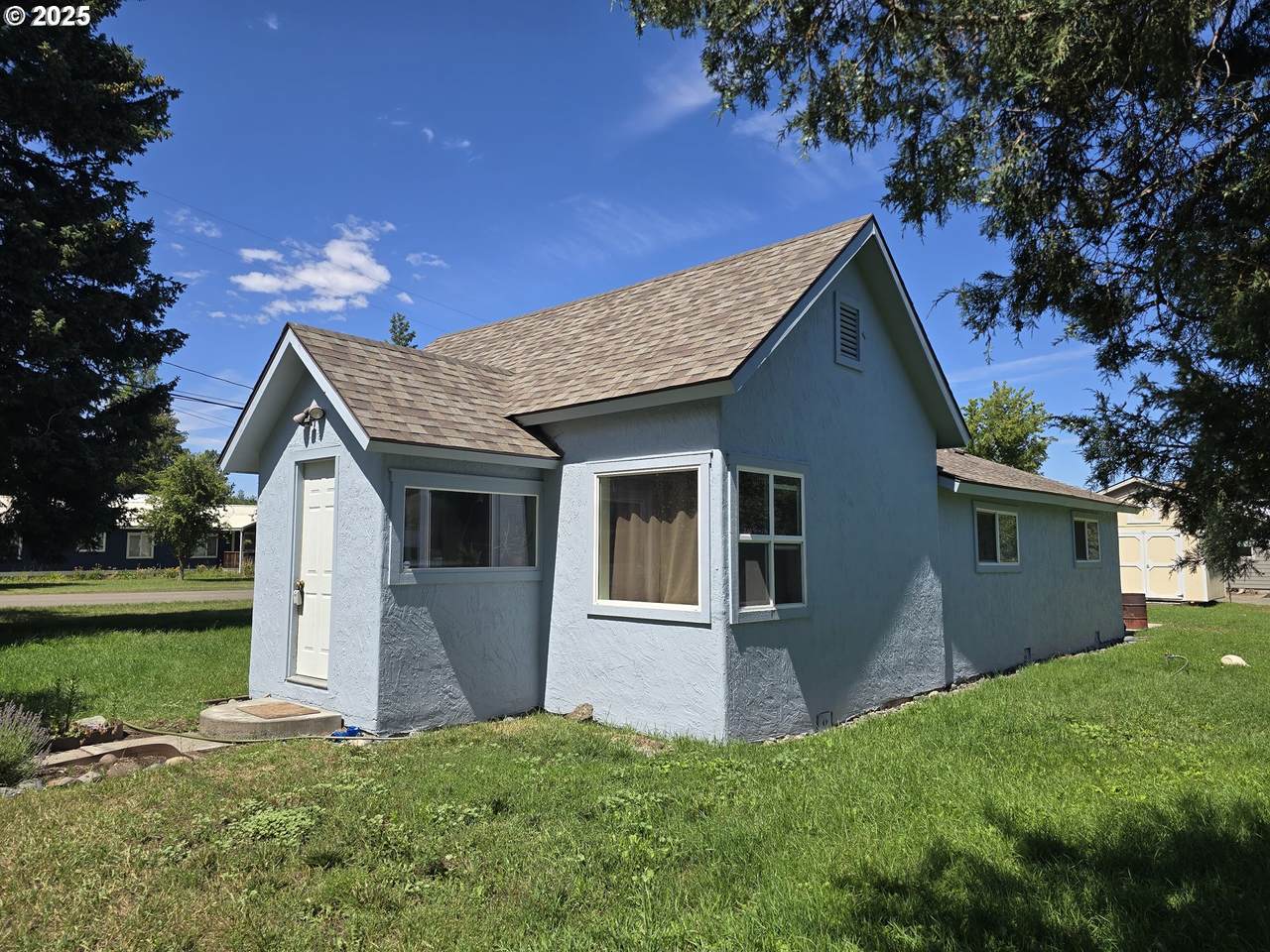 107 4TH St - Photo 1