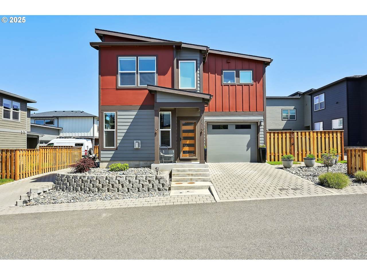 1250 29TH St - Photo 1