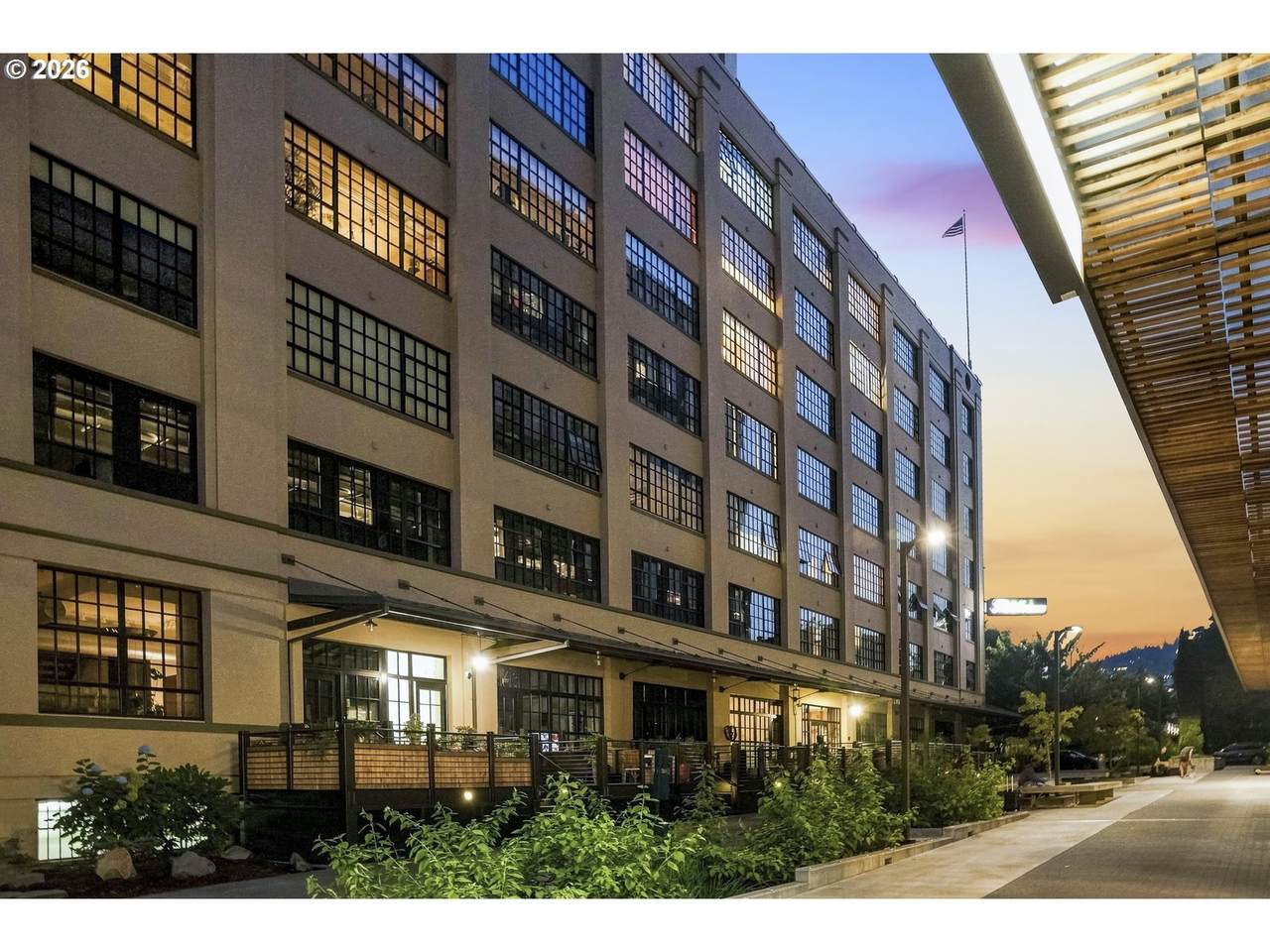 1400 Irving St - Photo 1