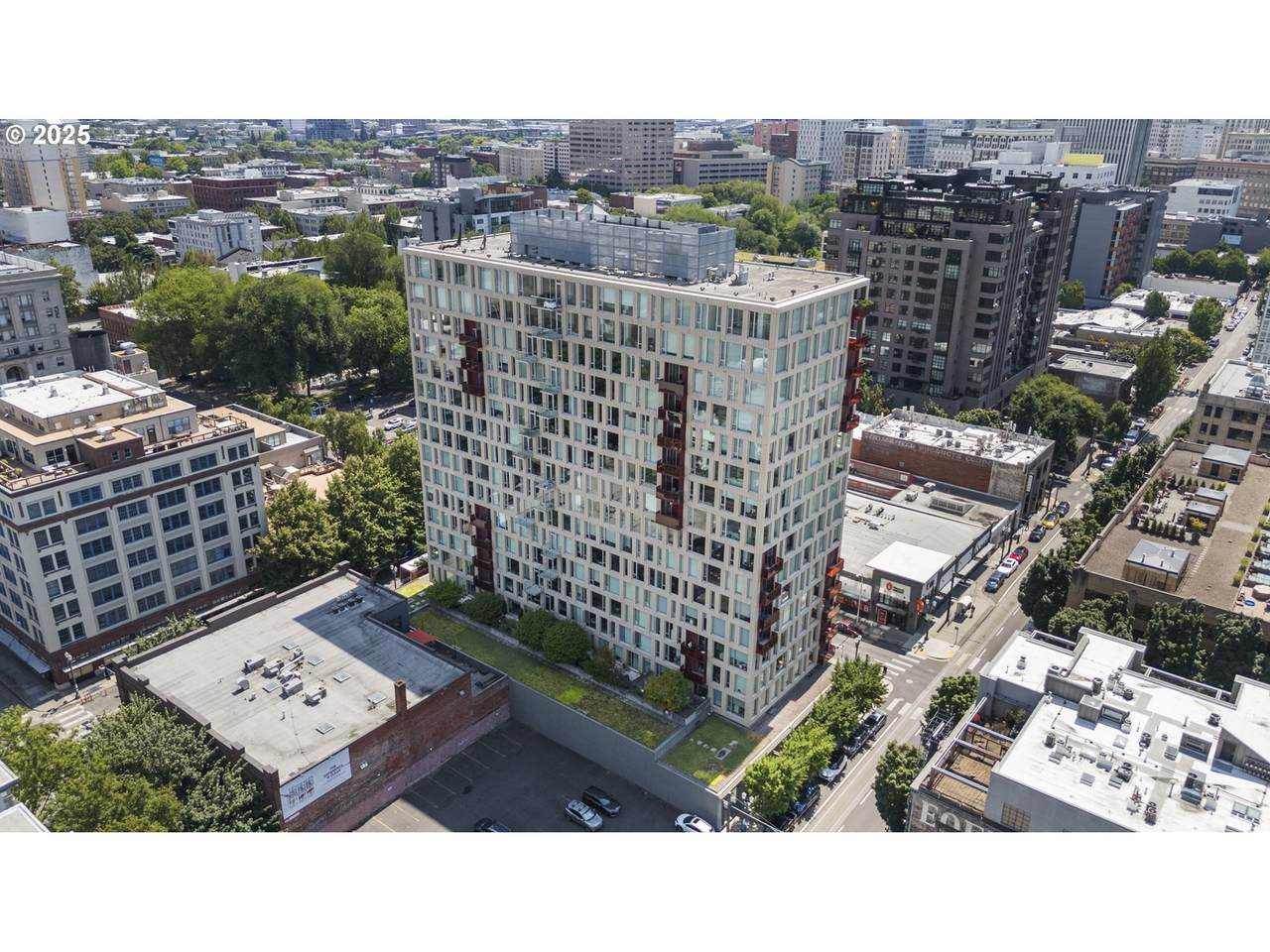 937 Glisan St - Photo 1