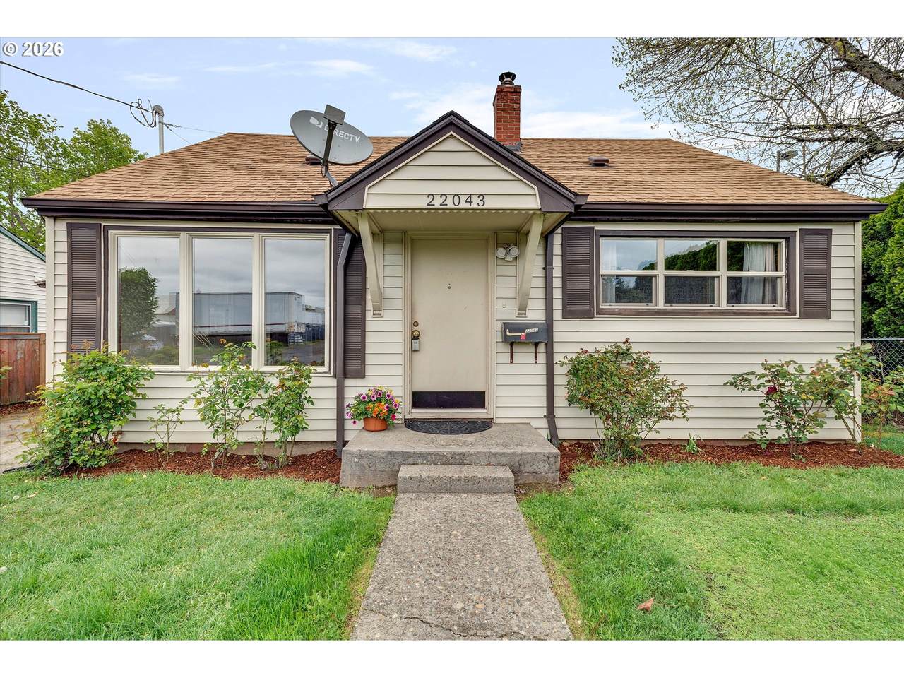 22043 Oak St - Photo 1