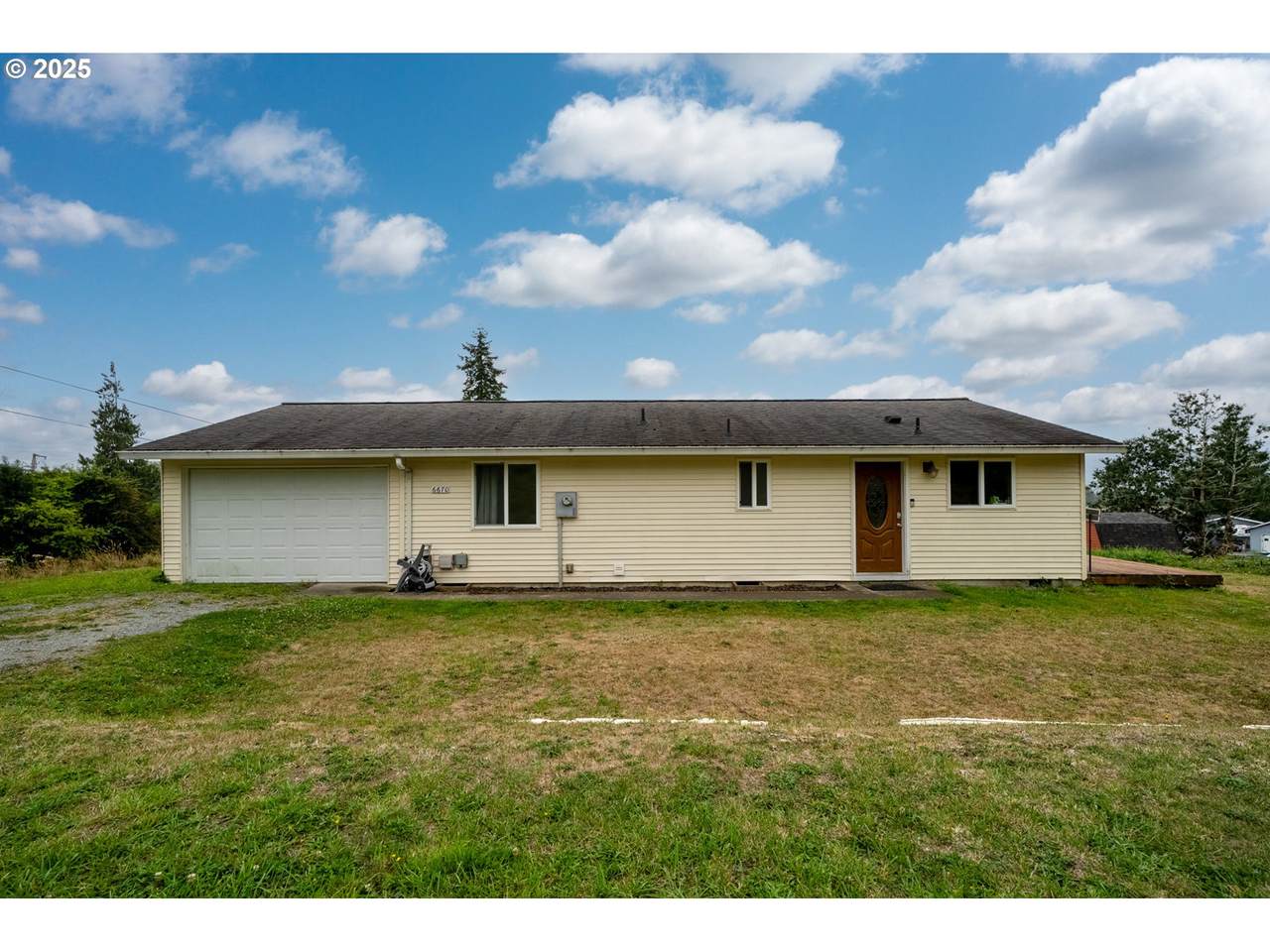 6670 Seattle Ave - Photo 1