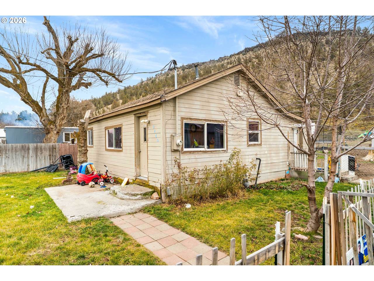 2460 Melrose Dr - Photo 1