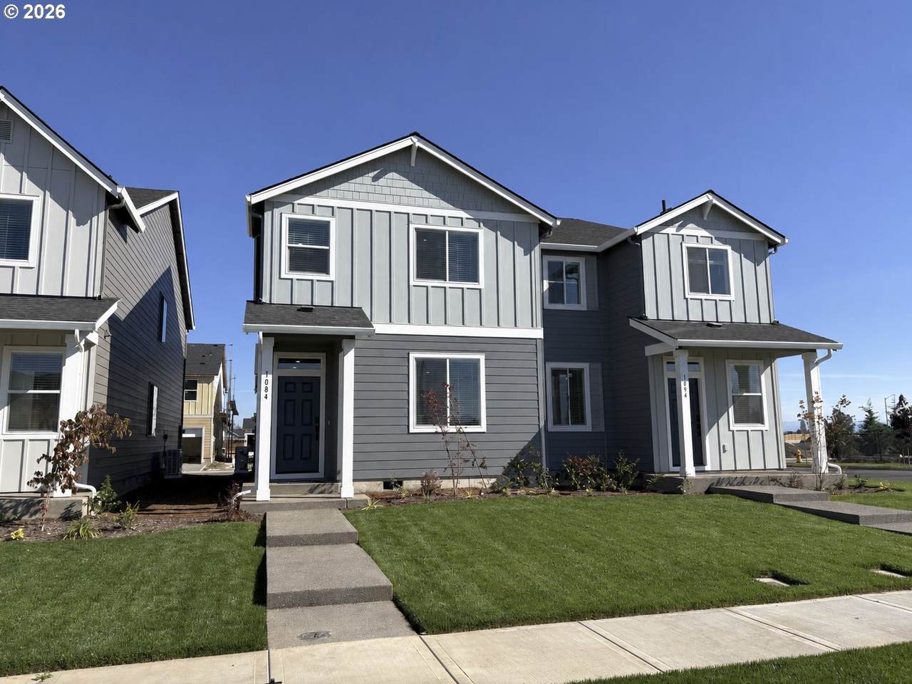 1084 Drake Ln - Photo 1