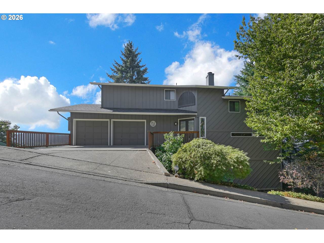 952 Summit Blvd - Photo 1