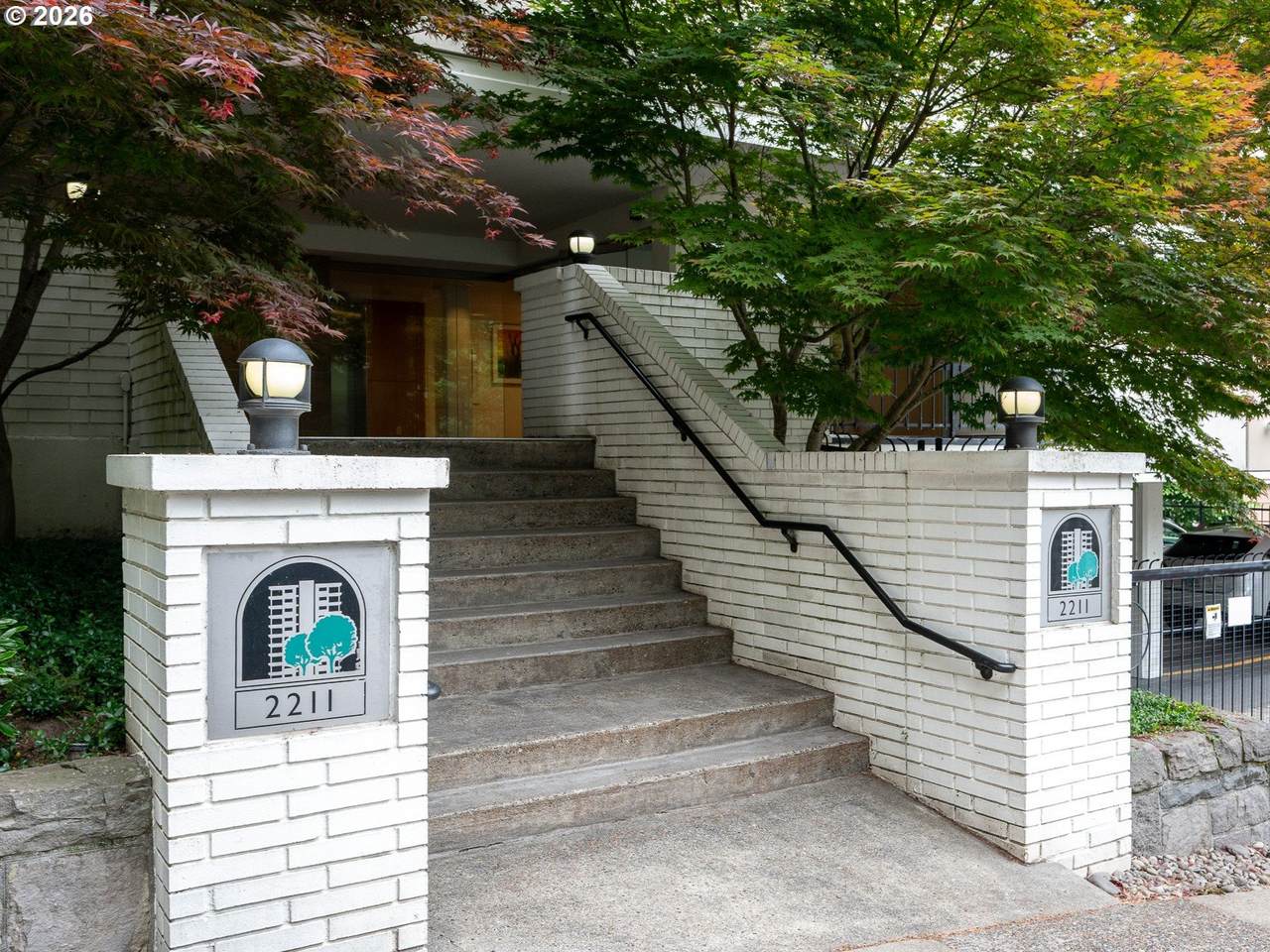 2211 Park Pl - Photo 1
