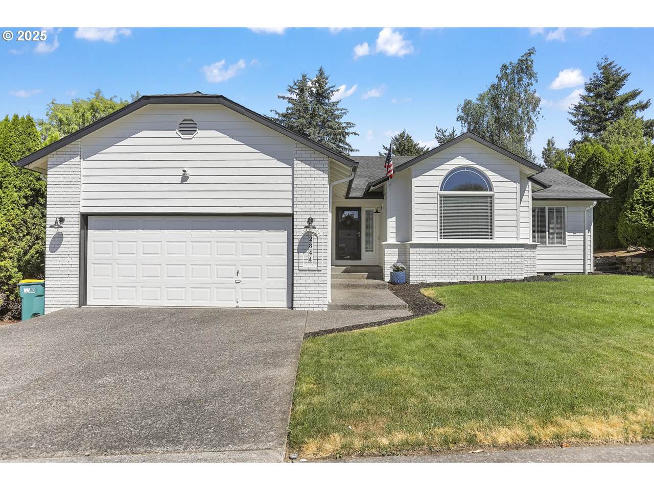 2844 Chandler Ave - Photo 1