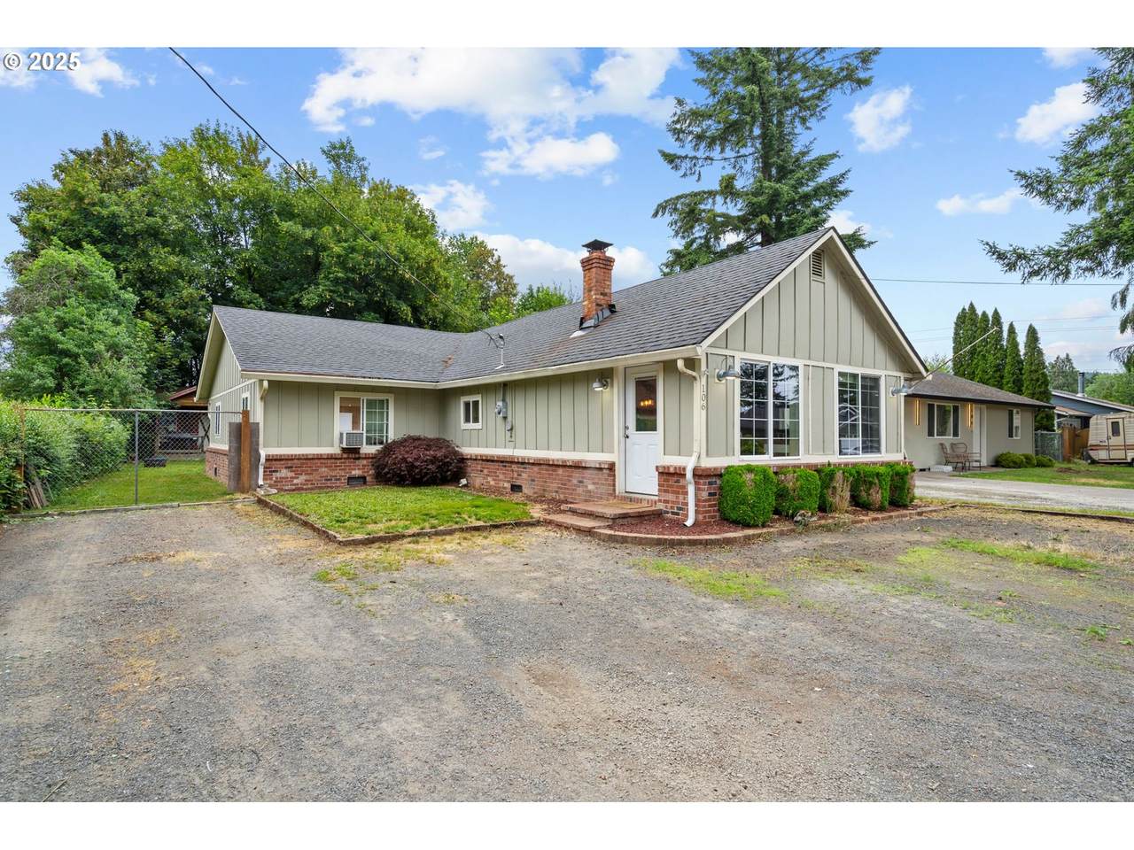 106 Jones St - Photo 1